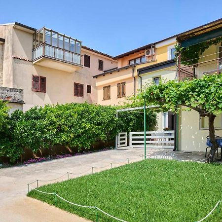 Apartman Ema Novigrad Istria Eksteriør billede